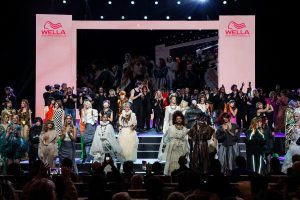 hair trend 2025 al golden wella show 7