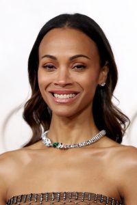 mikey madison e zoe saldana copia il look da oscar 2