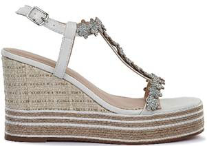 zeppe e zoccoli l’equilibrio perfetto tra stile e comfort (14)