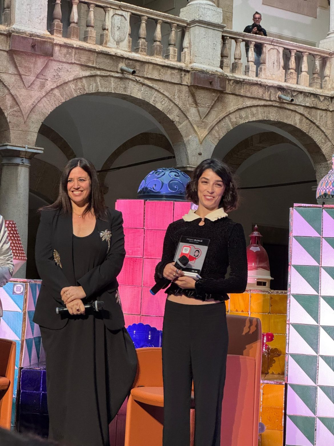 on air festival Marta Fabbri consegna a Lea Gavino il premio marlù per il sociale PH Press