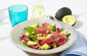 il trend dei piatti freddi home made per l'estate 2025 avocado