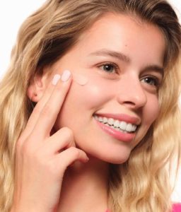 la bellezza estiva si declina in glow e perfezione (8)