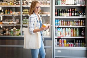 spesa e risparmio guida agli supermercati più economici woman 8519688 1280