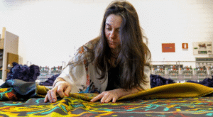 dallo scarto tessile all'arte che ci porta al futuro! (3)