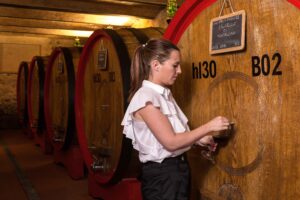 rid caterina sacchet nella cantina tenuta di montalcino carpin eto ph press