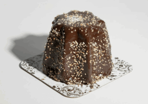 il panettone gelato che ridefinisce la tradizione natalizia