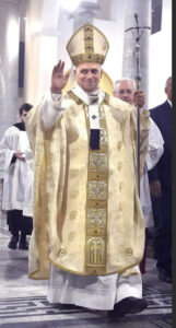 papa leone xiv icona fashion vogue lo premia nel 2025 (3)