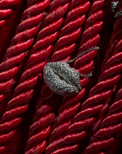 gioielli d'artista il pegno d’amore che sfida il tempo