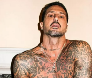 fabrizio corona il mistero dei profili social spariti (4)