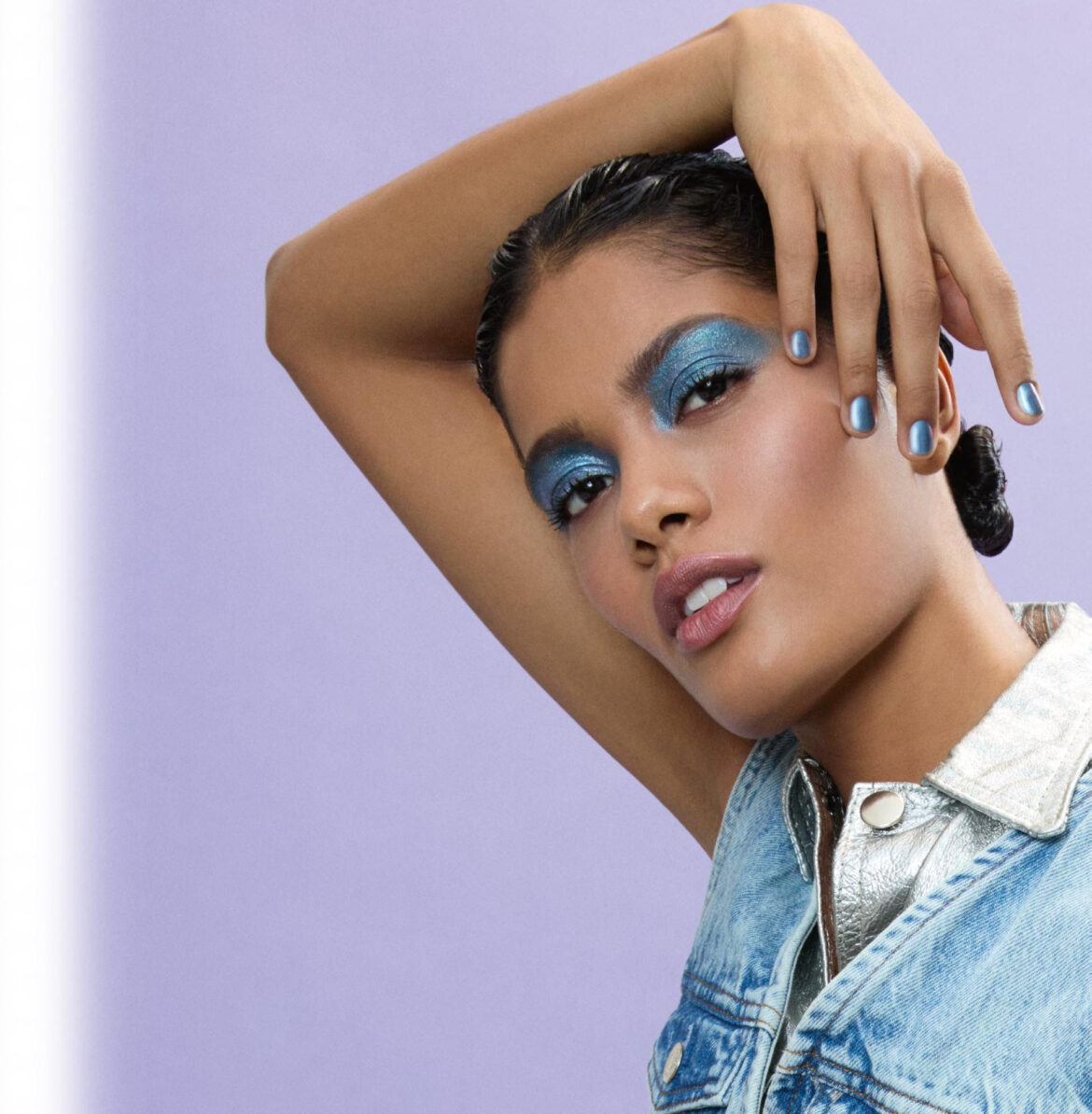 makeup chrome la tendenza metallica che illumina il 2026 (2)