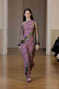 tendenze moda inverno 2026 la regola è… brillare con stile (2)