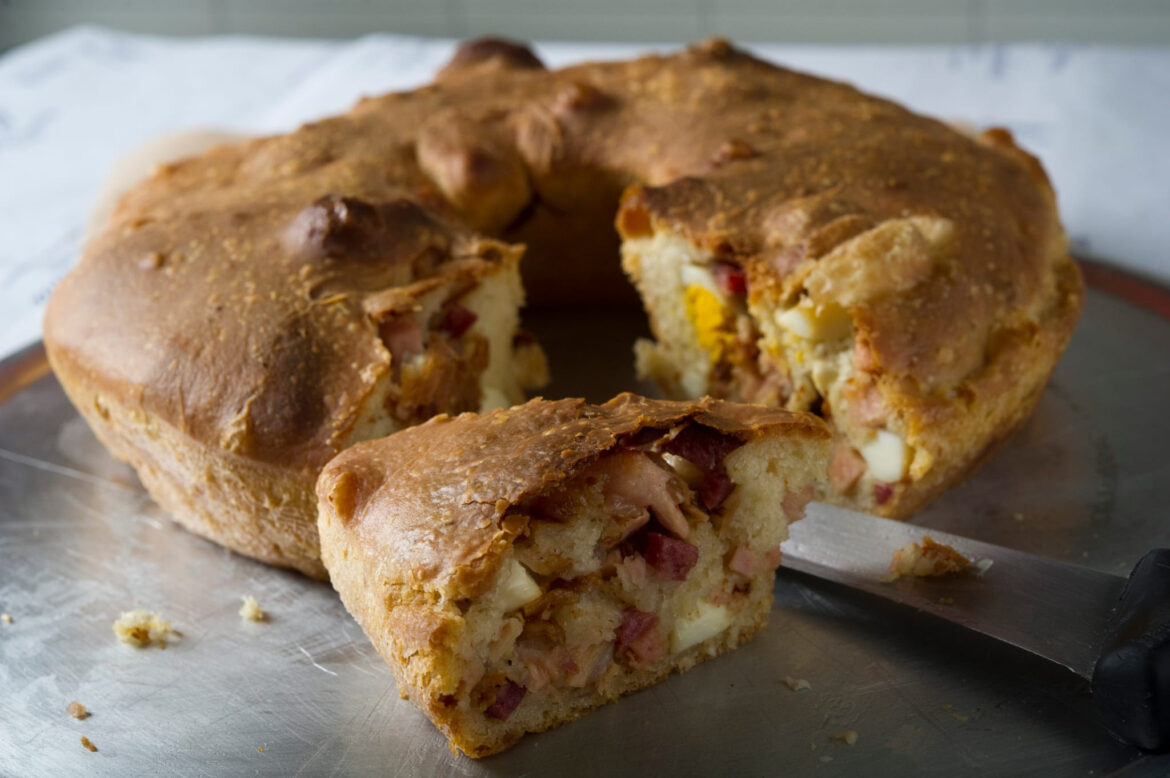 pasqua a napoli i segreti del tortano e della pizza di scarole