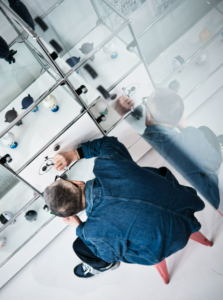 labubu l'icona della design week che devi avere kasing lung