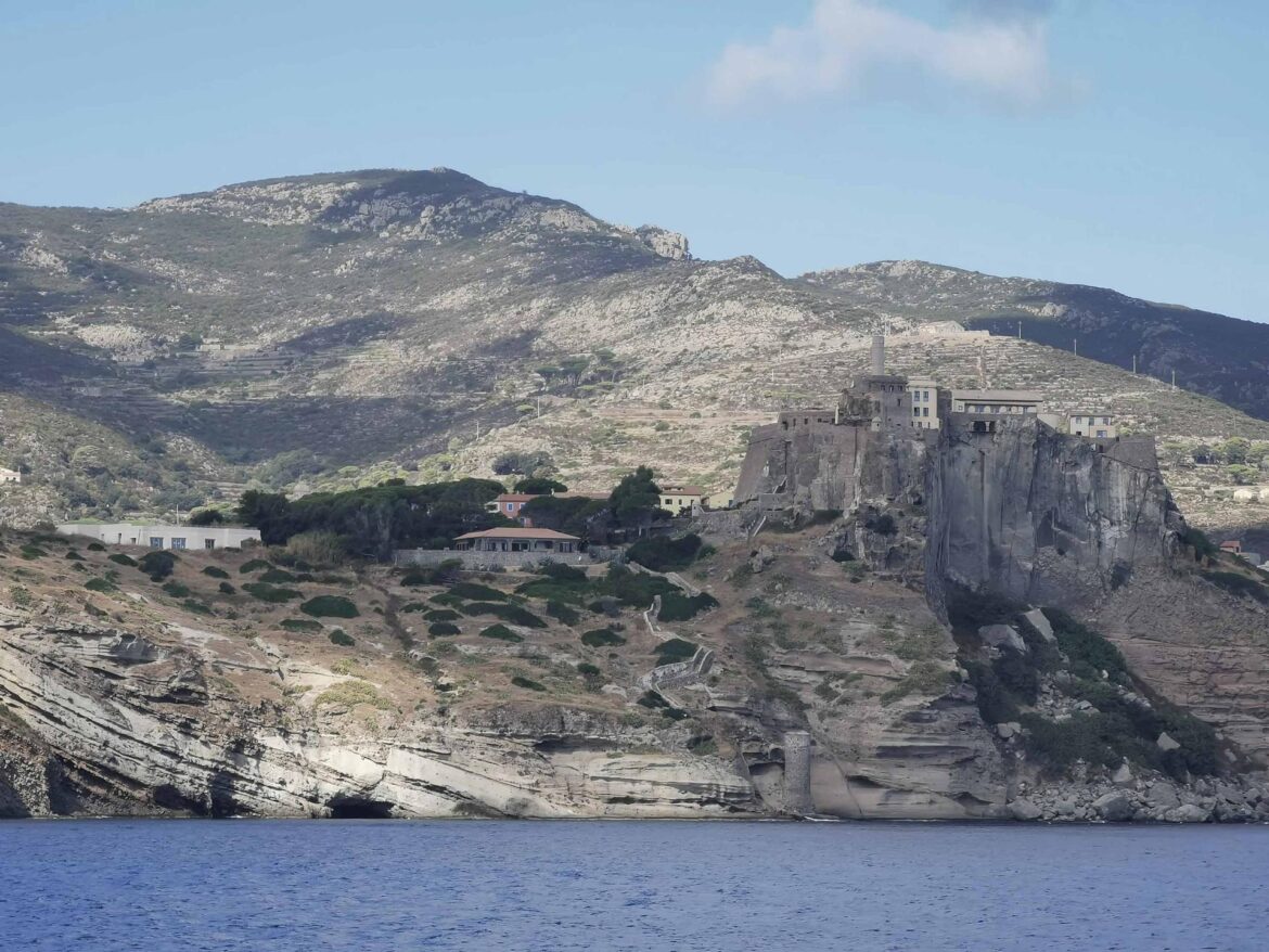 run the tuscany islands isola di capraia ph press