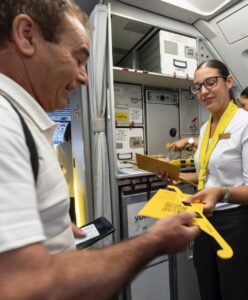 Vueling eclissi solare ph Press