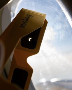 Vueling eclissi solare ph Press
