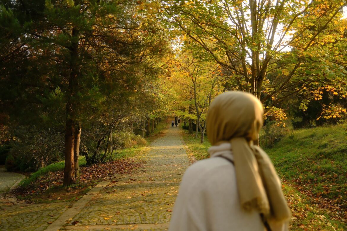 Donna Hijab ph Pexels