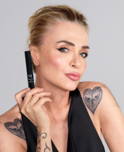 paola barale svela il suo trucco di una bellezza senza età (3)